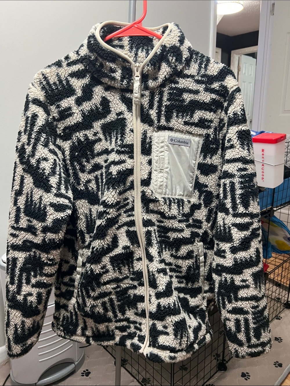 Columbia Women’s Black & Tan Fleece Jacket